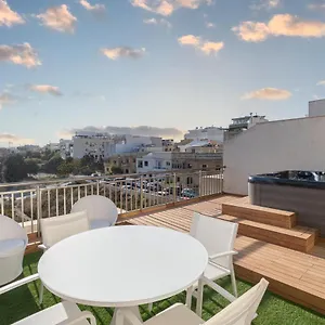 Apartment Vp72- Modern Penthouse With Jacuzzi And Open Views, Saint Julian's